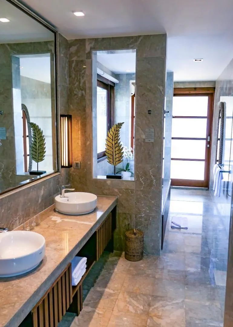 Noco Luxury Villa Seminyak